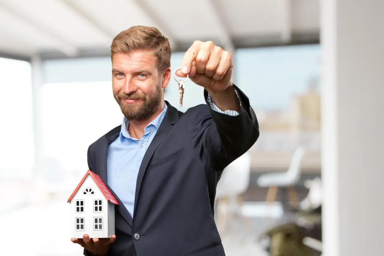 Conquiste sua autonomia financeira no mercado que mais cresce: Curso T&eacute;cnico em Transa&ccedil;&otilde;es Imobili&aacute;rias EAD regulamentado pelo MEC