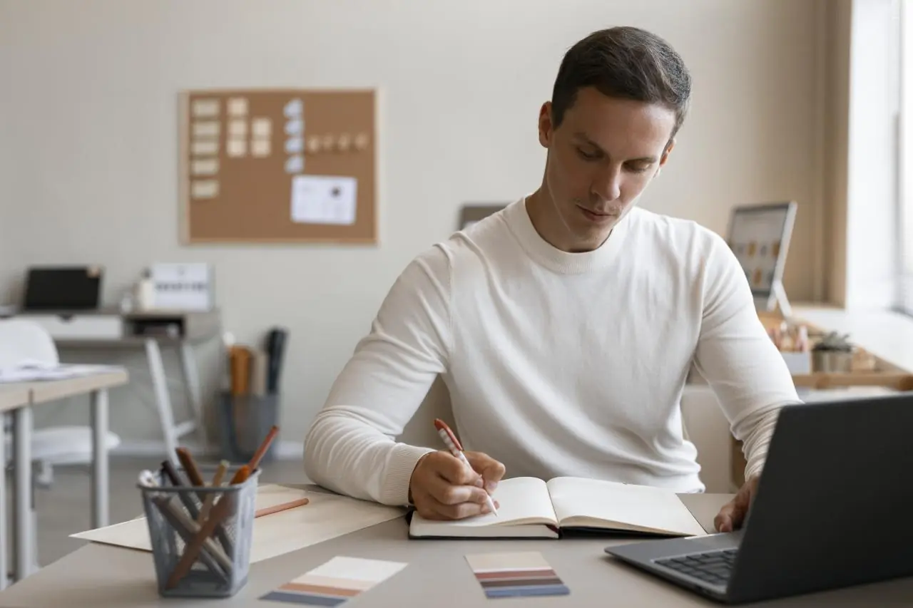 Como voltar a estudar depois de anos parado: Sem precisar sair do emprego ou mudar sua rotina Como voltar a estudar depois de anos parado: Sem precisar sair do emprego ou mudar sua rotina